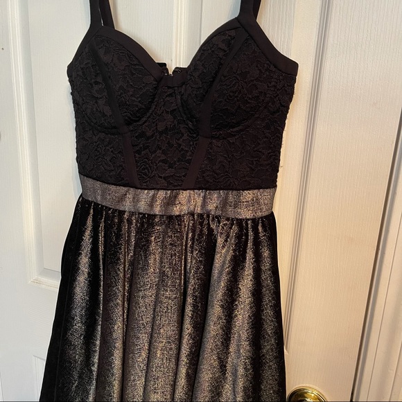 bebe: Black/Gold Lace + Metallic Velour Dress NWT - Picture 2 of 3